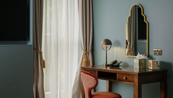 Francis Hotel Bath Generous room