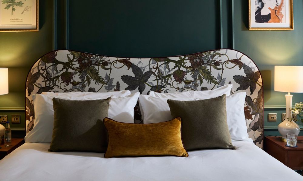 Francis Hotel Explore Bath cosy bedroom