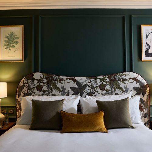 Francis Hotel Bedroom